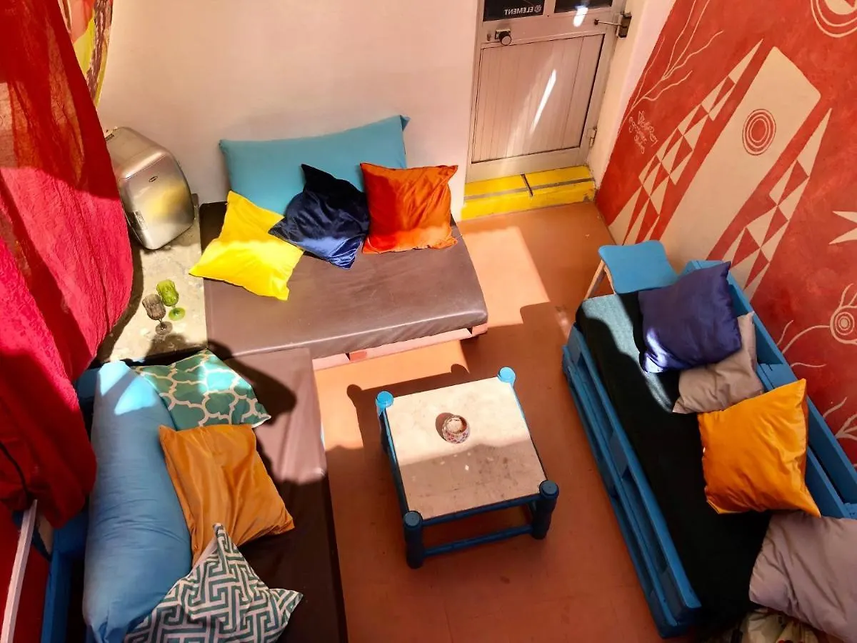 Buddha Bee - 18 To 35 Years Old Only Lagos Hostal